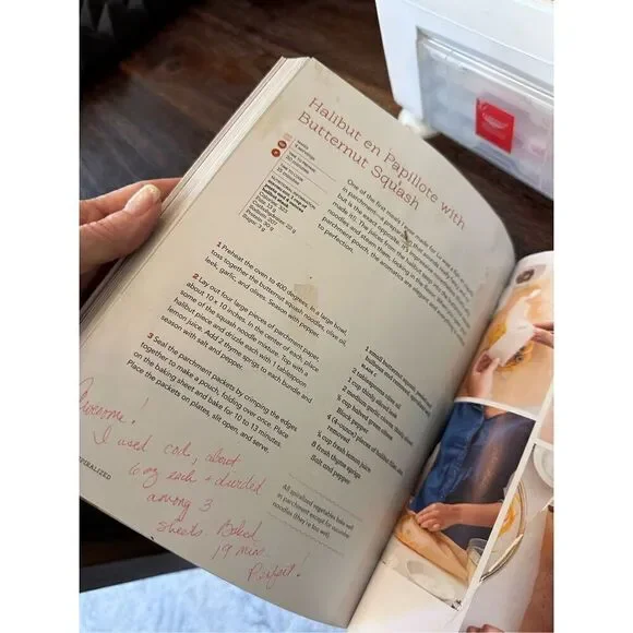 Paderno World Cuisine veggie spiralizer tool and cookbook - Picture 9 of 15